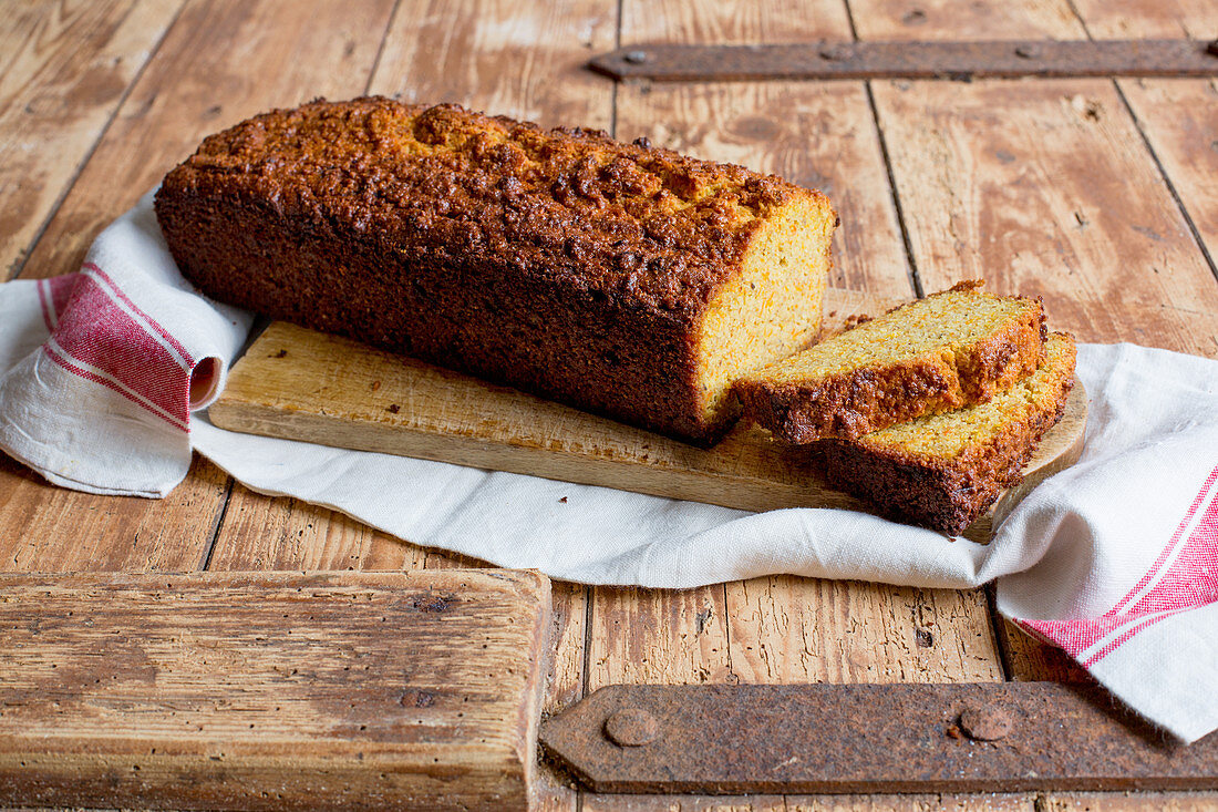 Kürbiskuchen, angeschnitten