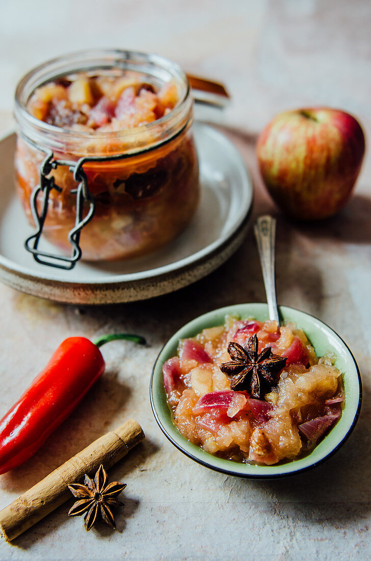 Apple chutney with star anise