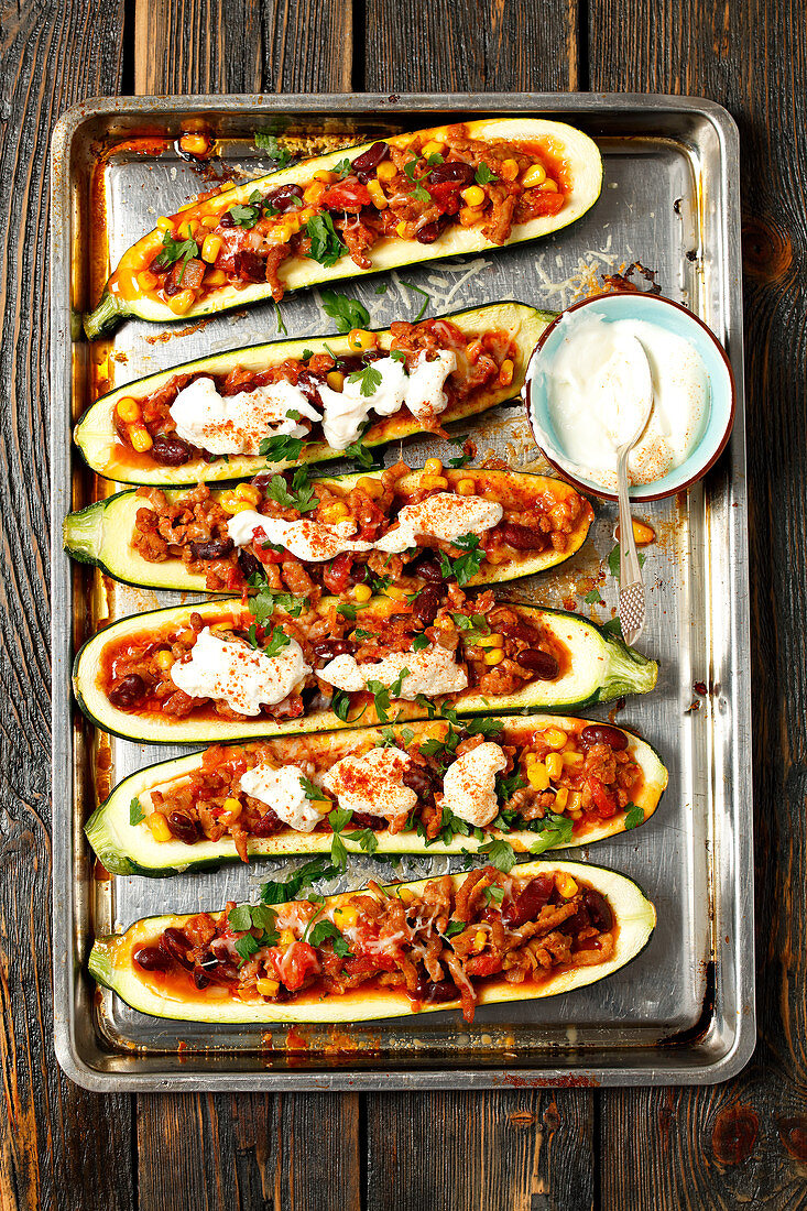 Courgette stuffed with chili con carne