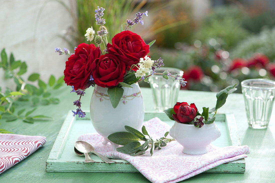 Small Table Decoration With Pink 'till Eulenspiegel'