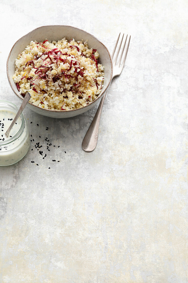 Couscous with radicchio and cauliflower