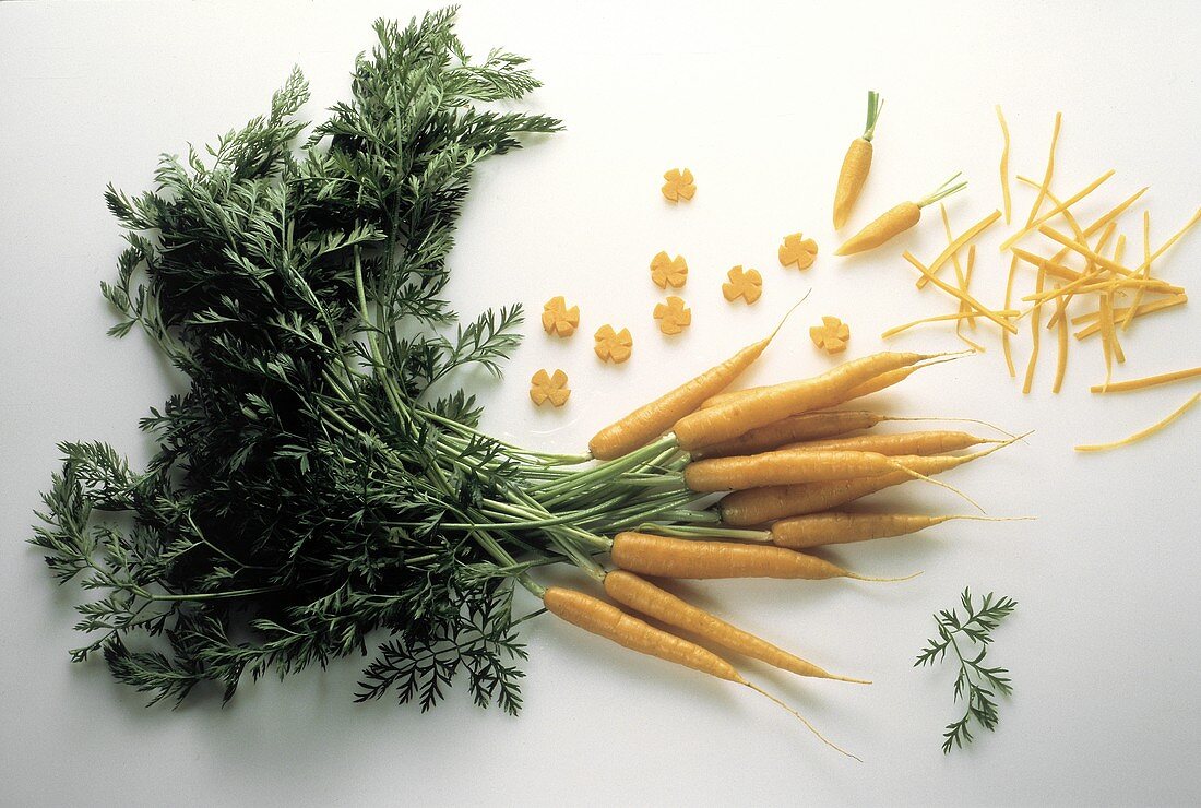 Fresh Whole Carrots with Carrot Slices