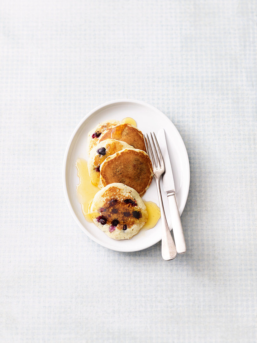 Couscous pancakes with blueberries
