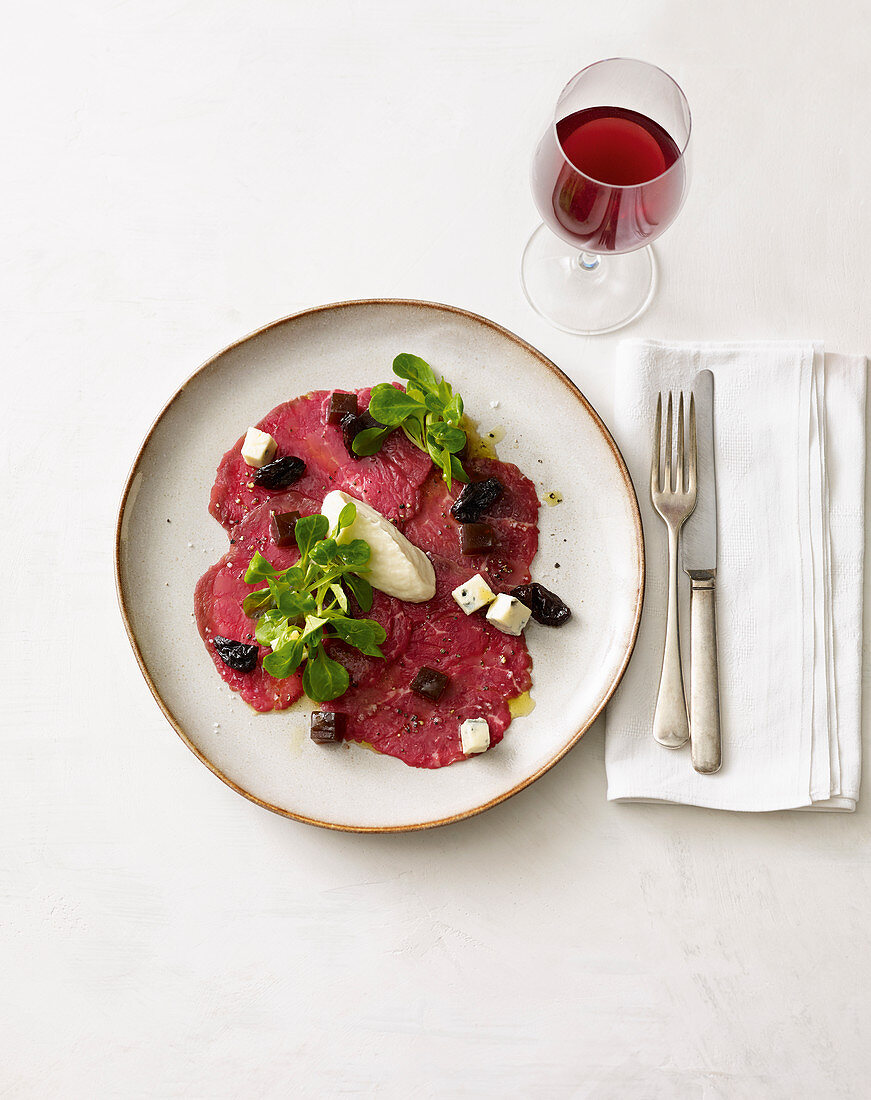 Beef carpaccio with spiced plum jelly