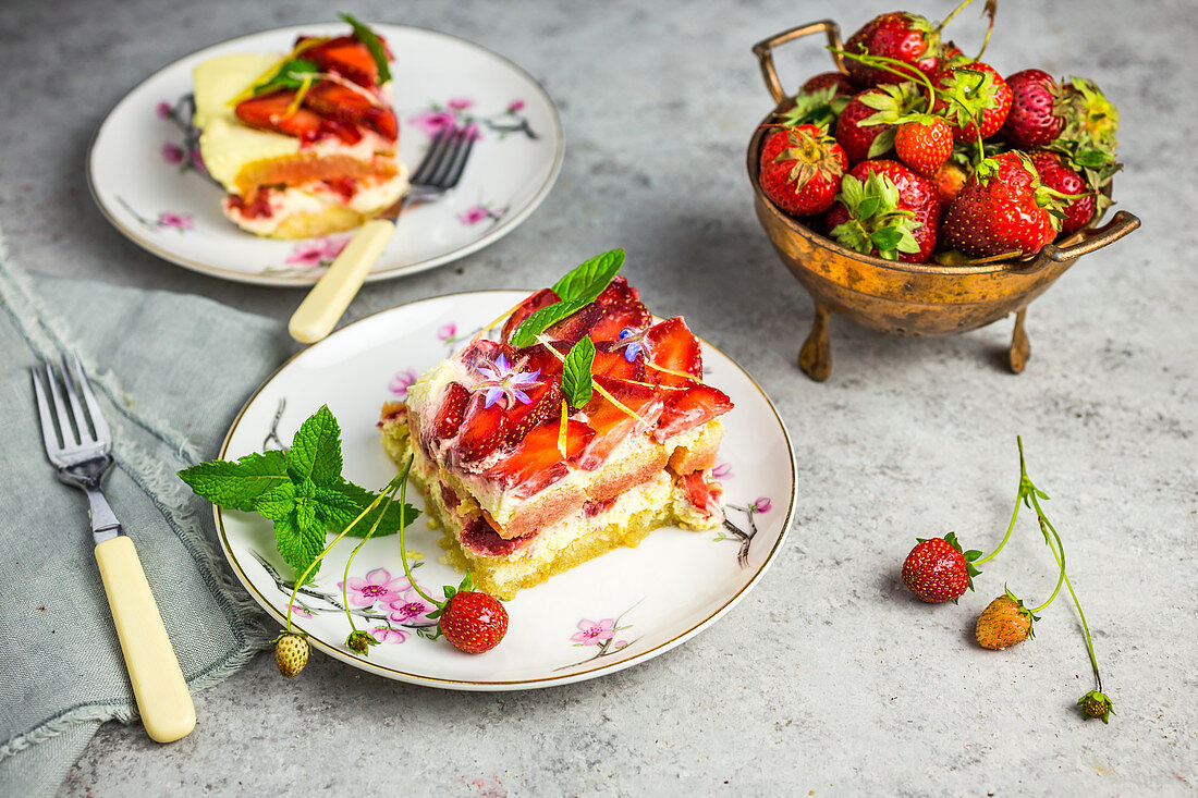 Strawberry and lemon tiramisu