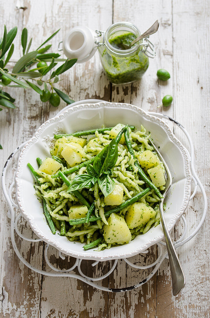 Pasta (Trofie) with pesto, potatoes and green beens