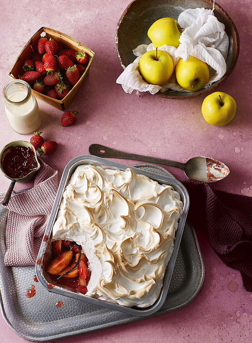 Roasted berry apples with meringue topping