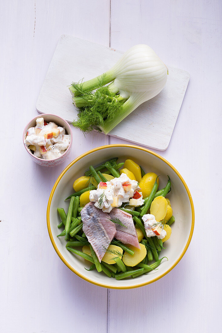 Matjesfilet auf Kartoffel-Bohnen-Salat