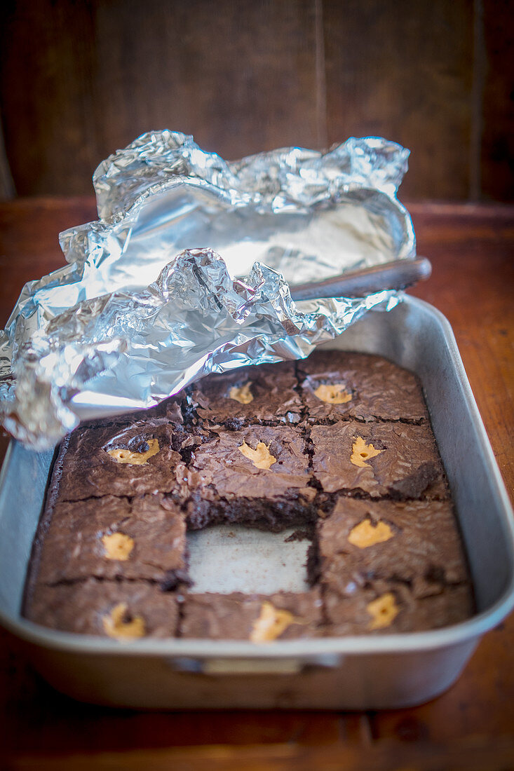 Brownies mit Erdnussbutter in Backform