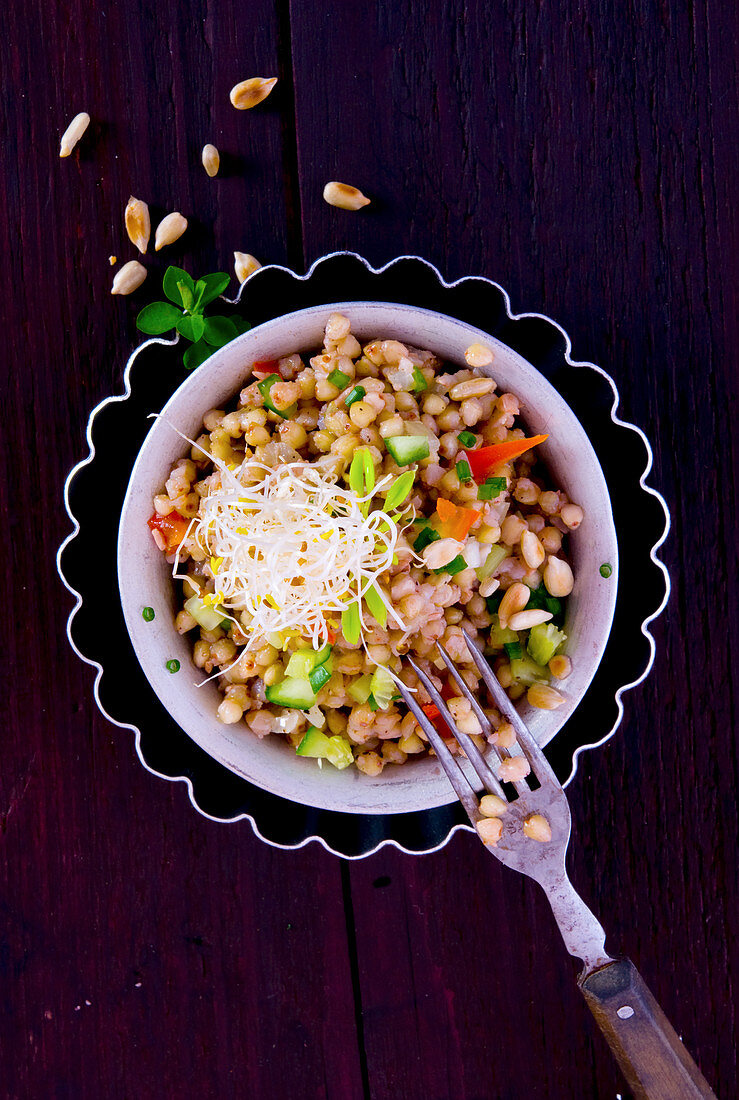 Buckwheat salad with beansprouts and sunflower seeds (seen from above)