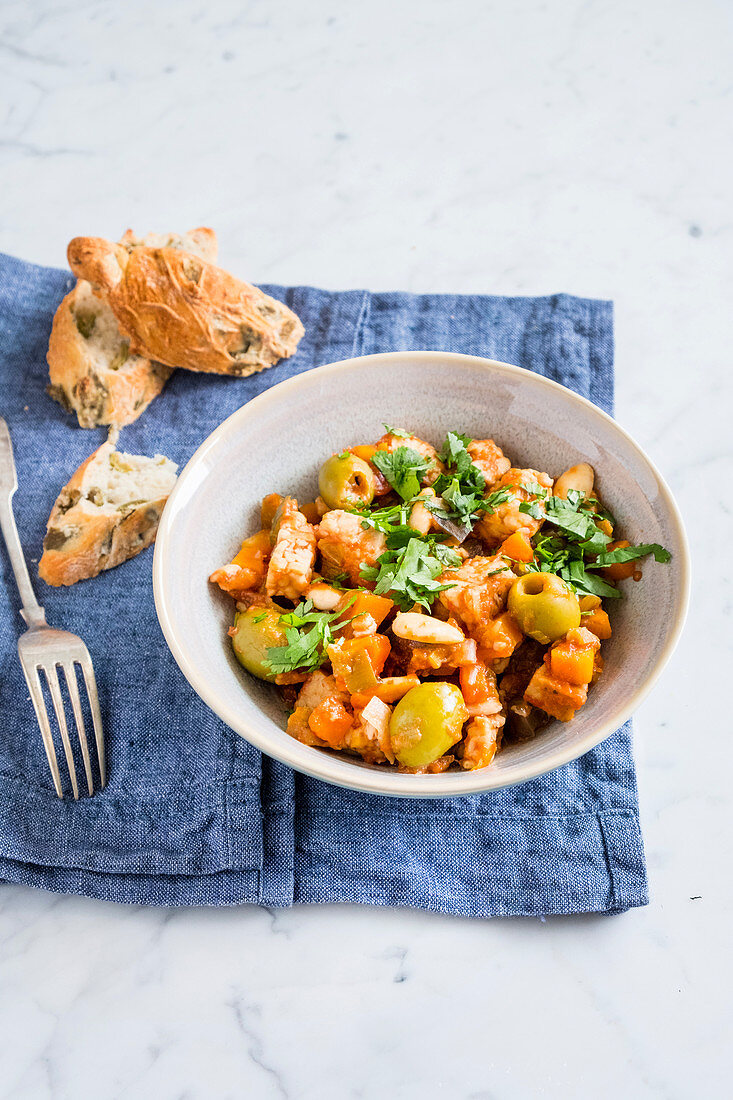 Caponata with aubergines and tempeh