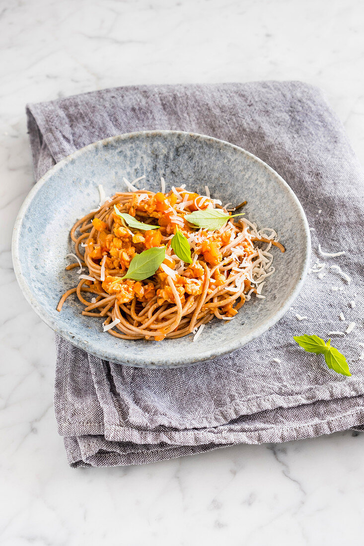 Spaghetti with tempeh ragout