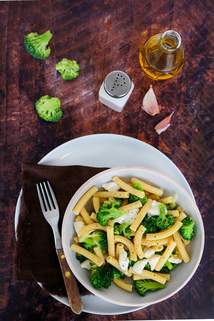 Pasta with broccoli and fresh stracchino