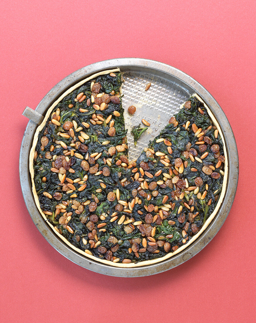 Provençal spinach tarte with pine nuts and raisins