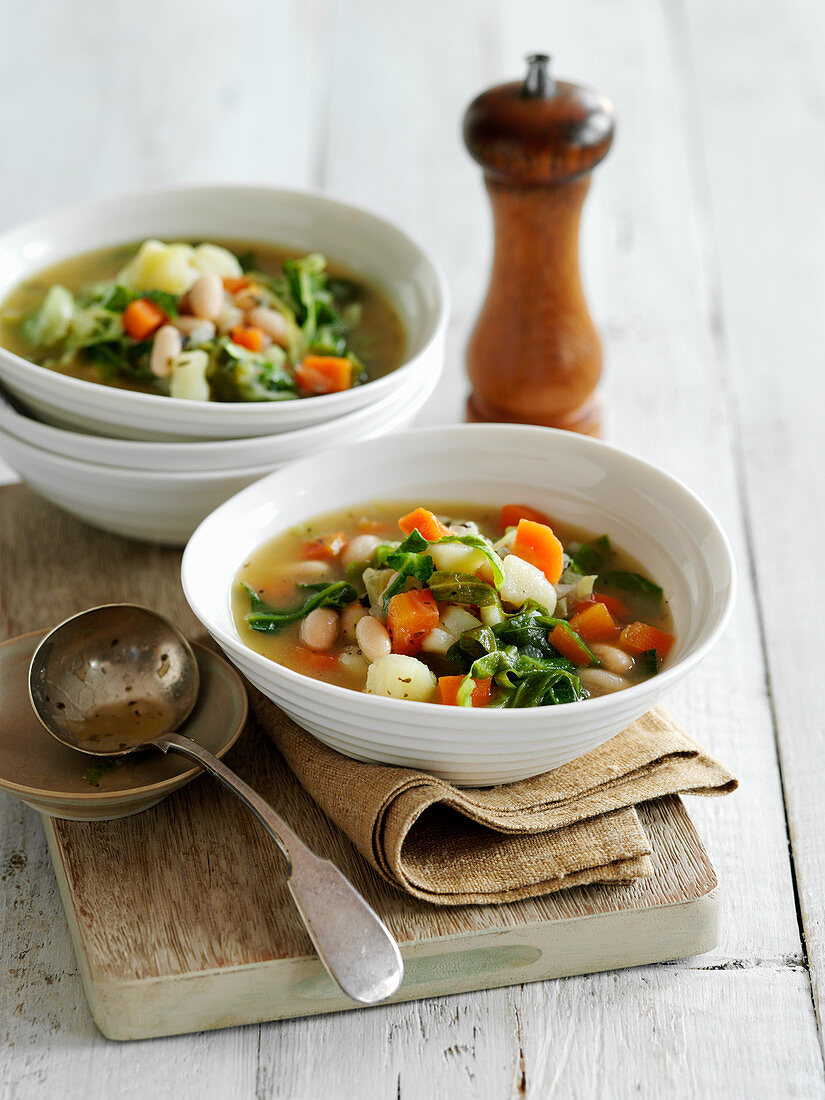 Caldo Verde (cabbage soup, Portugal)