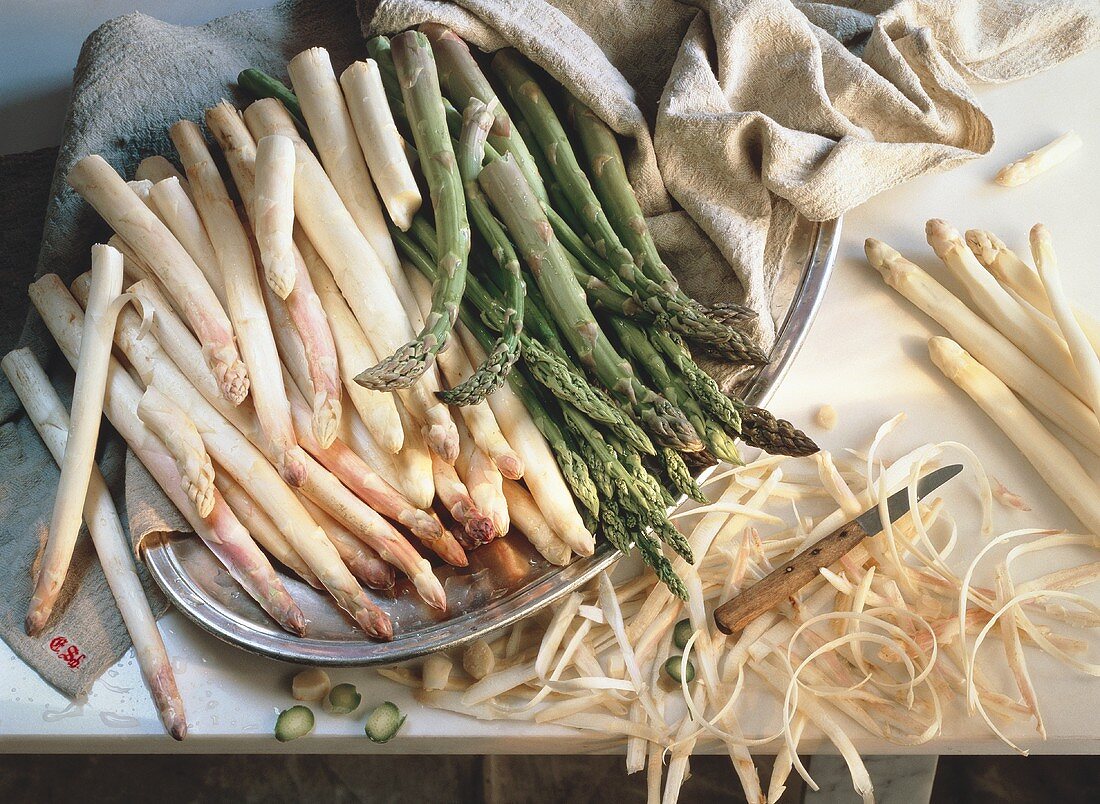 Green and White Asparagus on a Tray