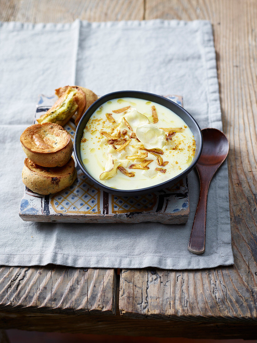 Pastinakensuppe mit Currypulver