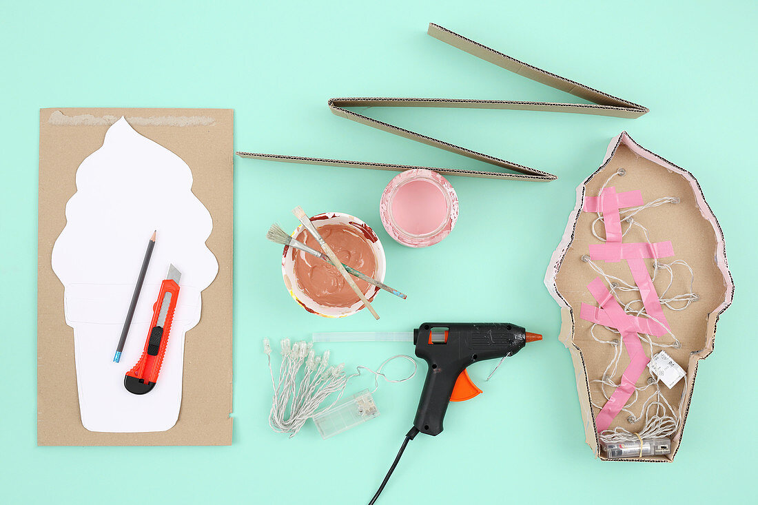 Instructions for making lamp in shape of ice-cream cone