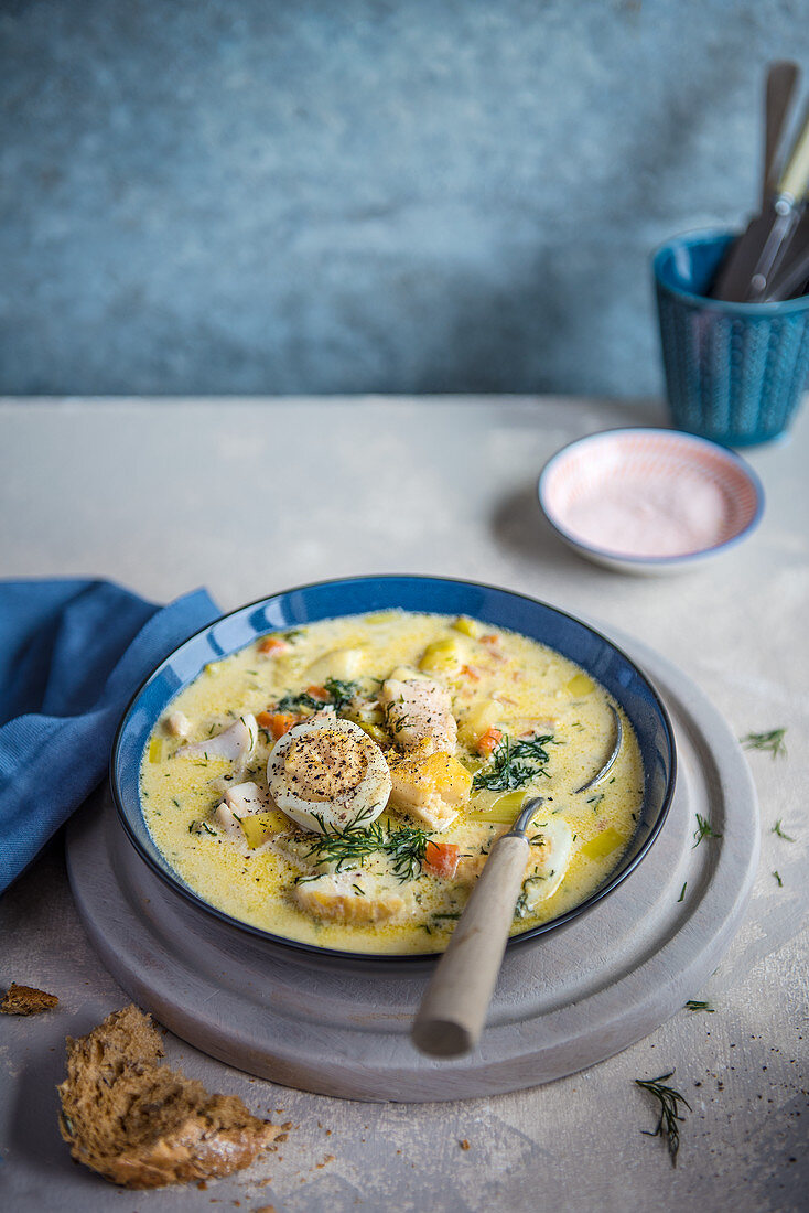 Chowder wiht smoked fish, eggs and dill