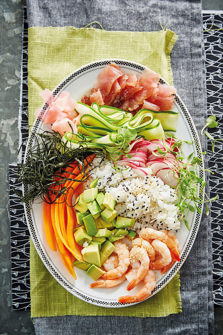 Sushi-Salat für eine Party