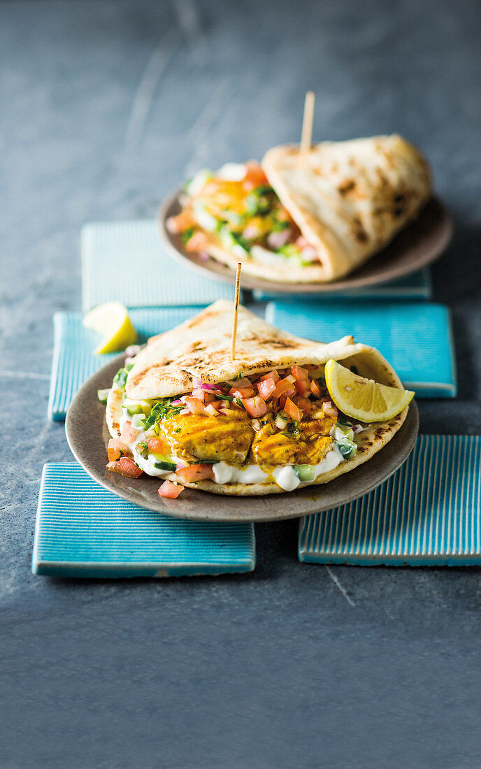 Chicken Tikka im Naan-Brot