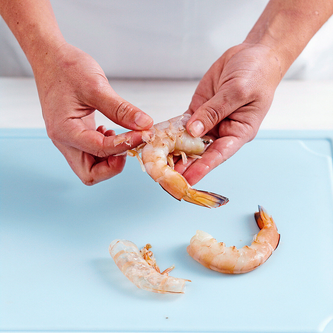 How to peel and devain prawns