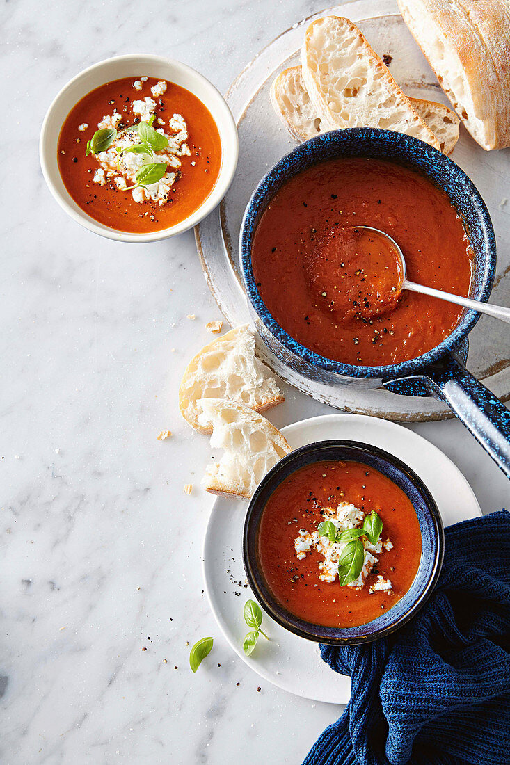 Roasted tomato and capsicum soup