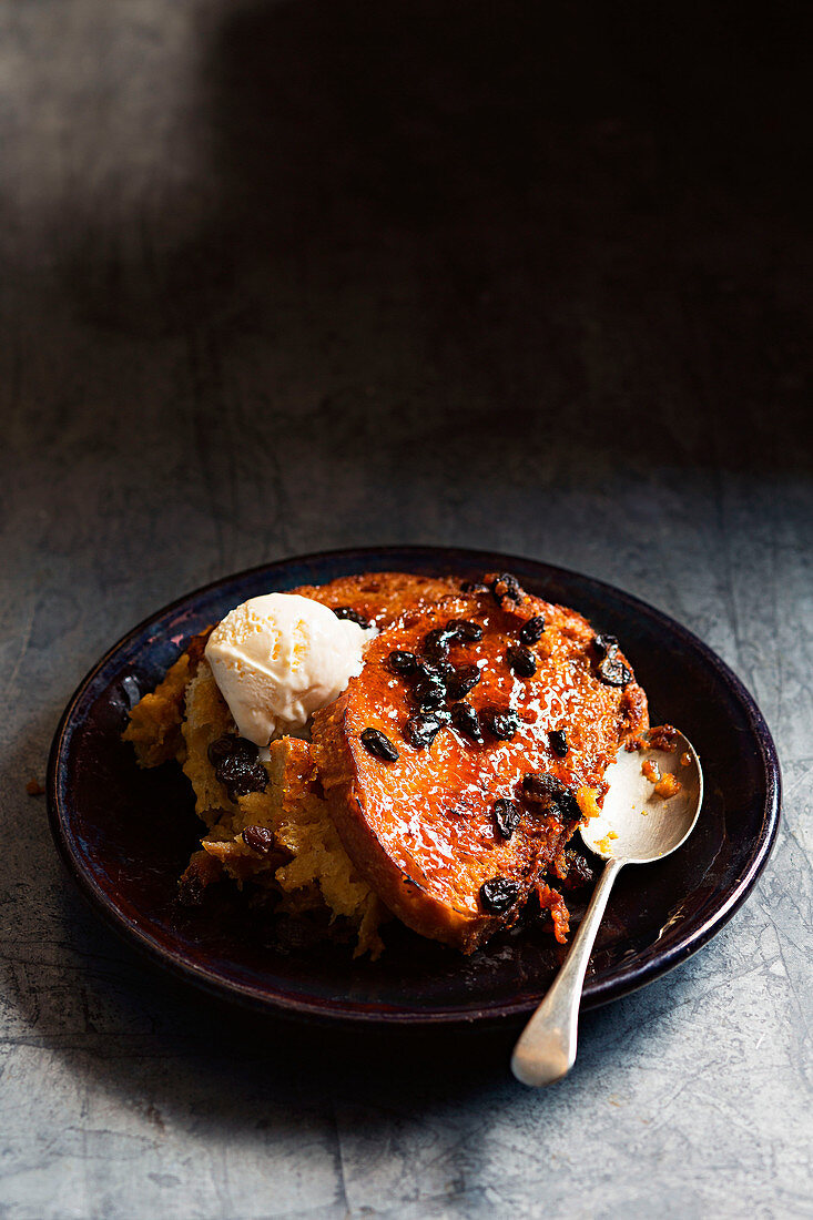 Bread And Butter Pudding mit Rosinen