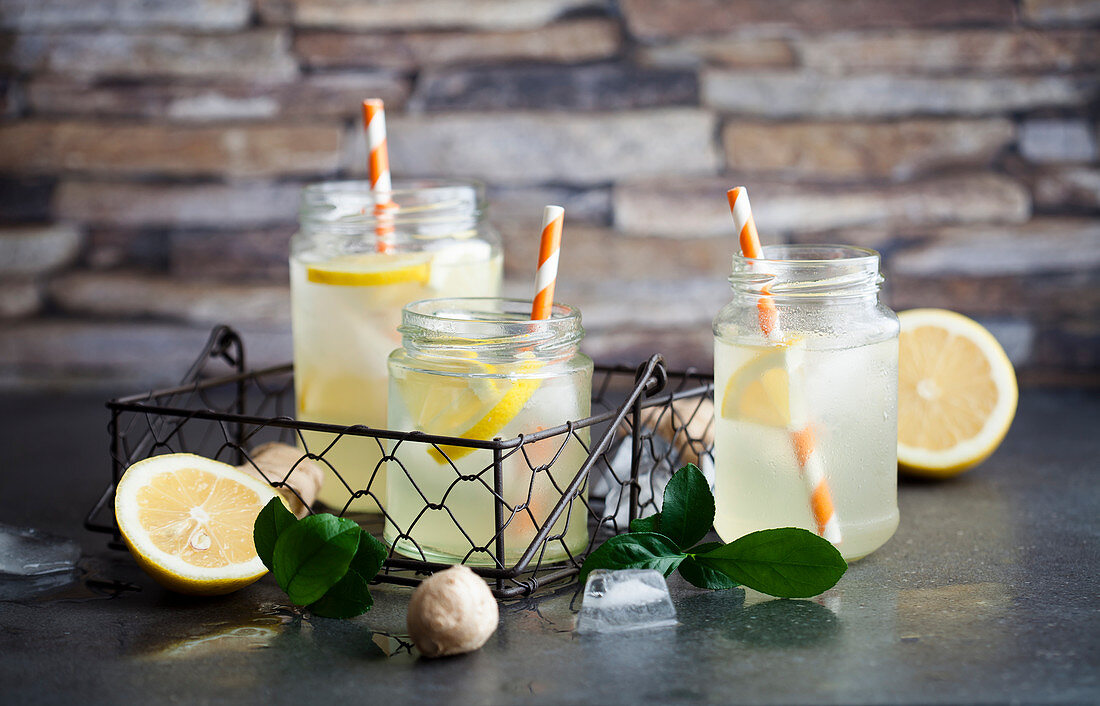 Diet lemonade made with apple vinegar, ginger, lemon and honey