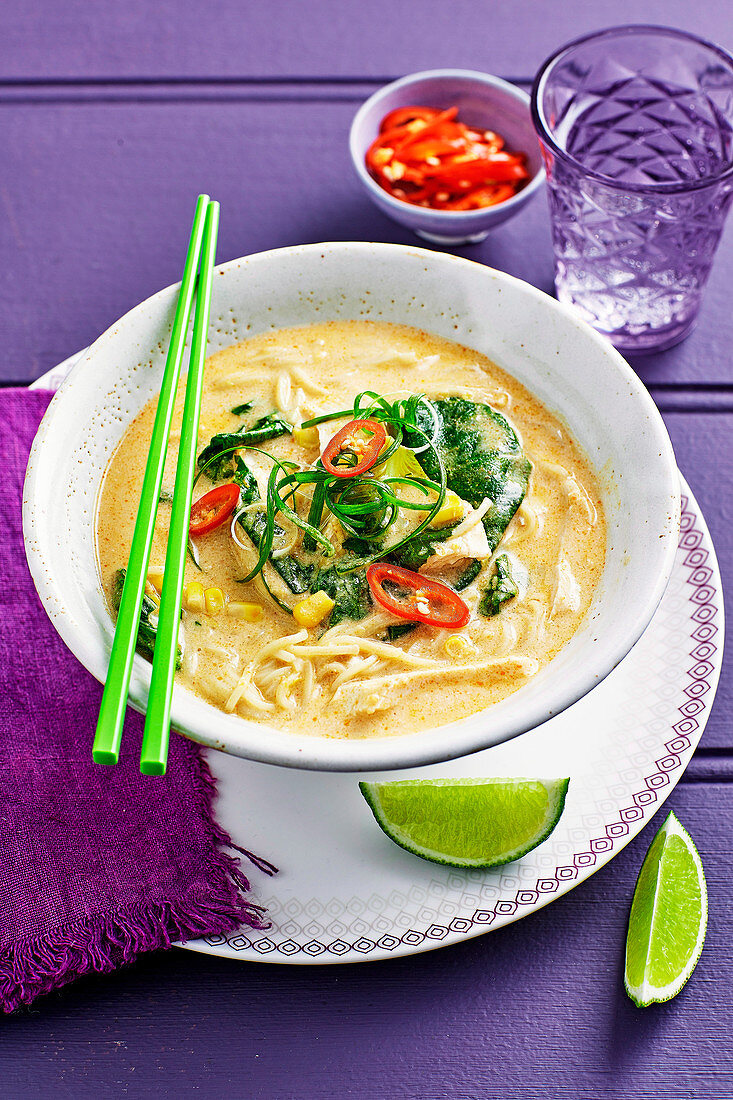 Hähnchen-Mais-Suppe thailändische Art