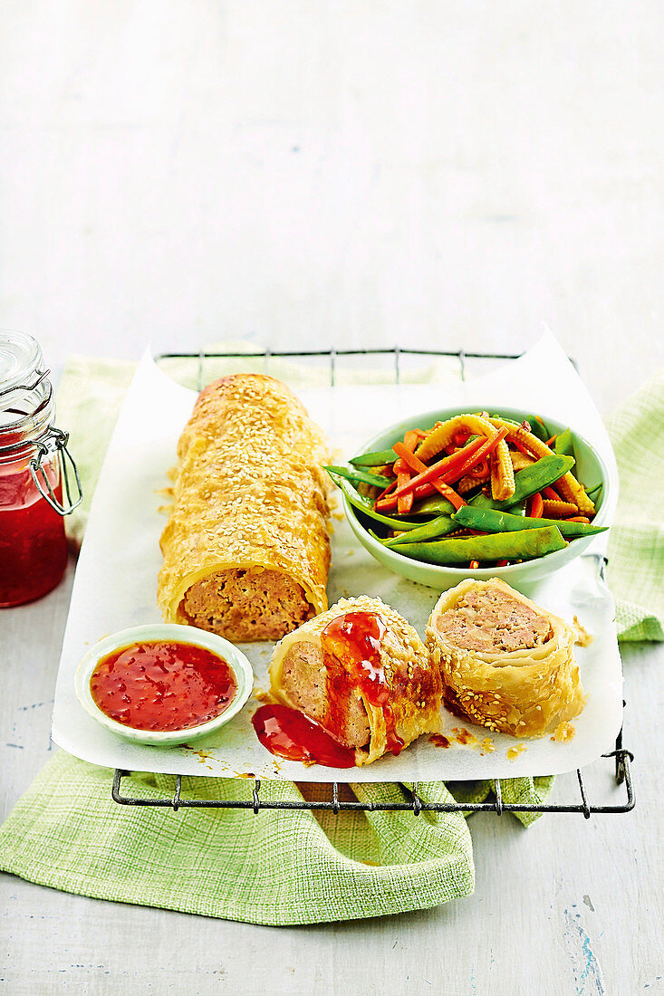 Satay pork sausage roll