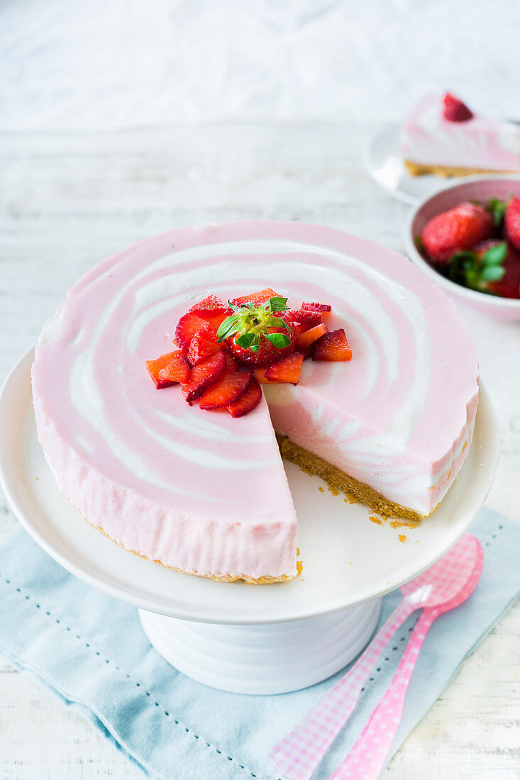 Erdbeer-Zebra-Cheesecake