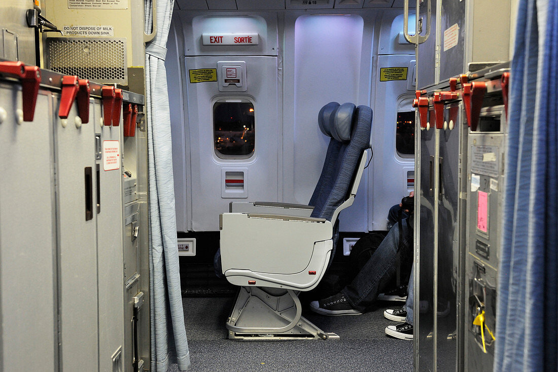 Boeing 767-300ER galley