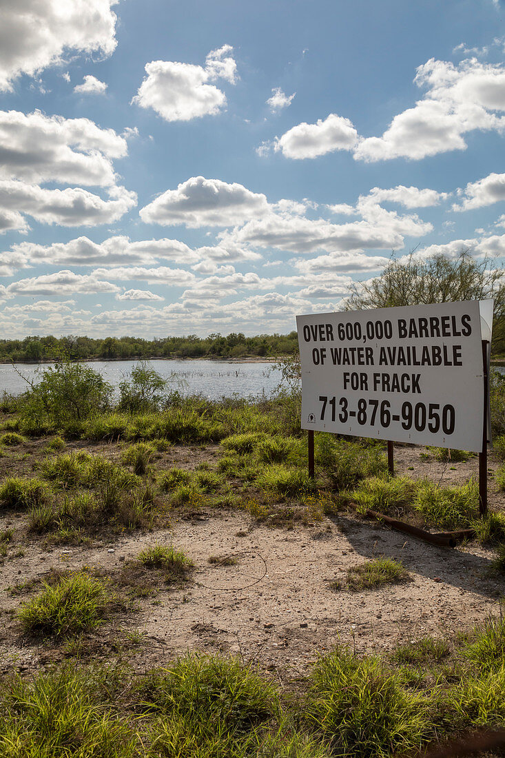 Ranch offering water for fracking, Texas, USA