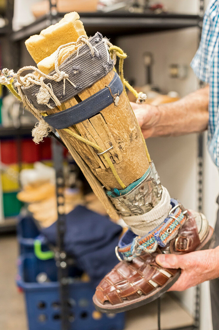 Home-made prosthetic leg, Mexico