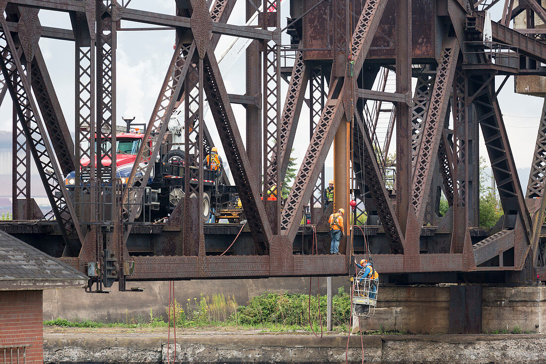 Bridge repair, Michigan, USA