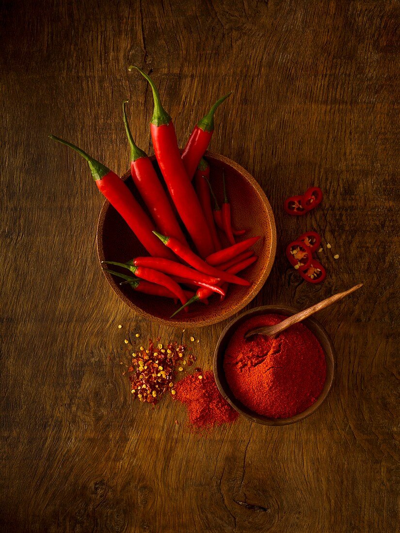 Fresh red chillies and powder
