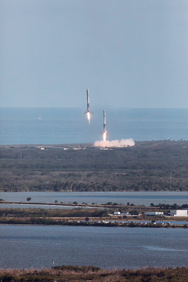 Falcon Heavy side cores landing