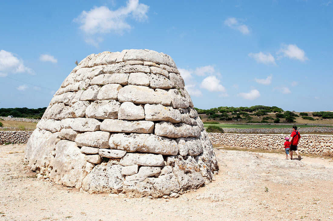 Naveta d'Es Tudons chamber tomb, Menorca