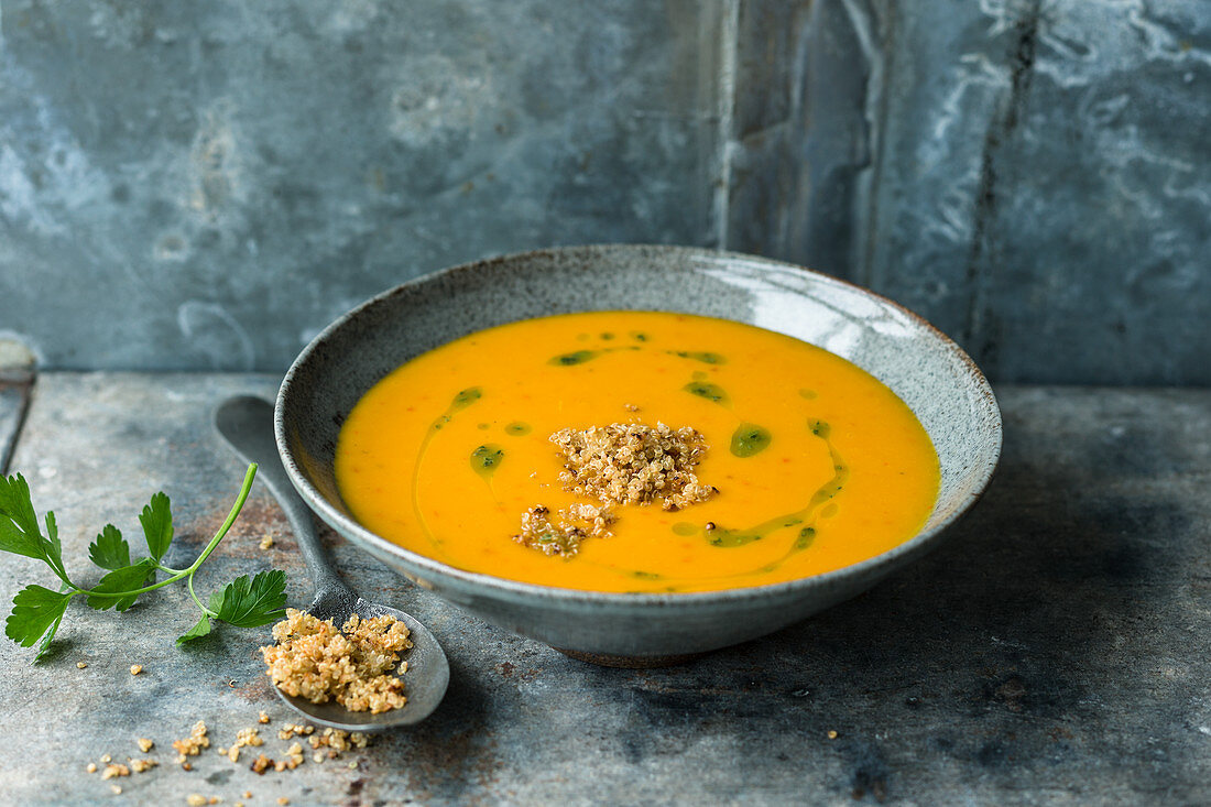 Cremige Kürbis-Bohnensuppe