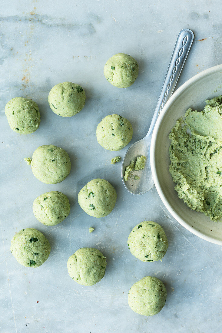 Raw pea and mint falafel