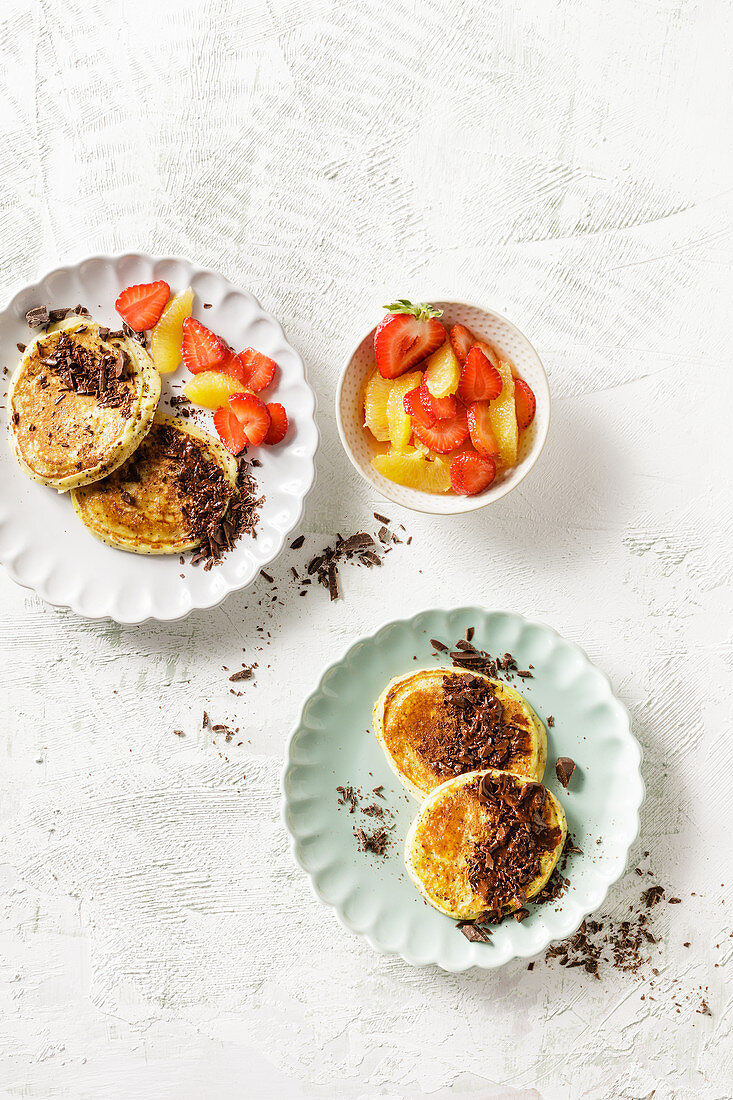 Low-carb pear and poppyseed pancakes