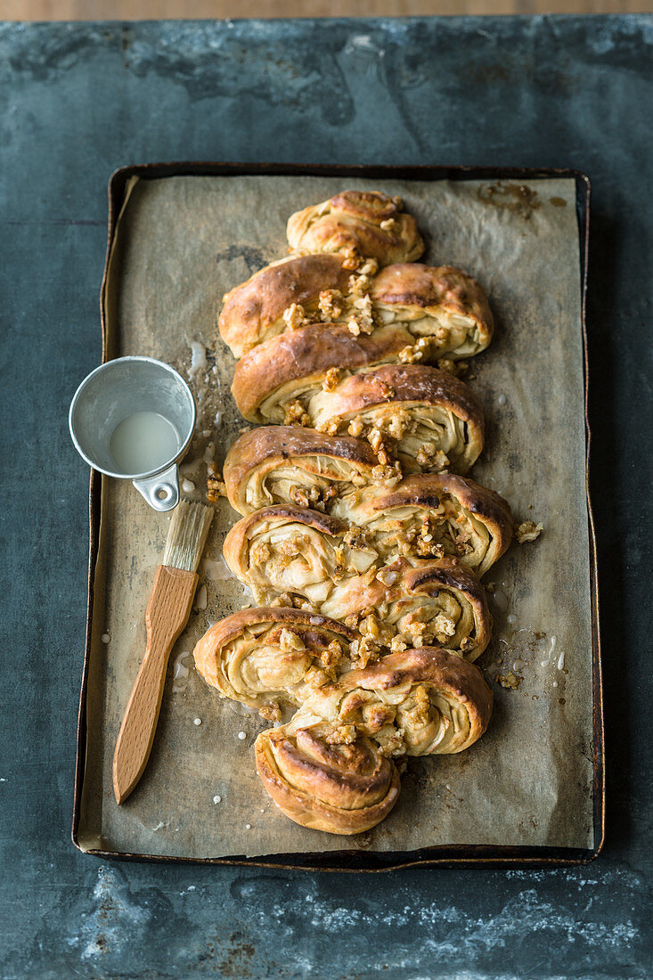 Apple plait bread