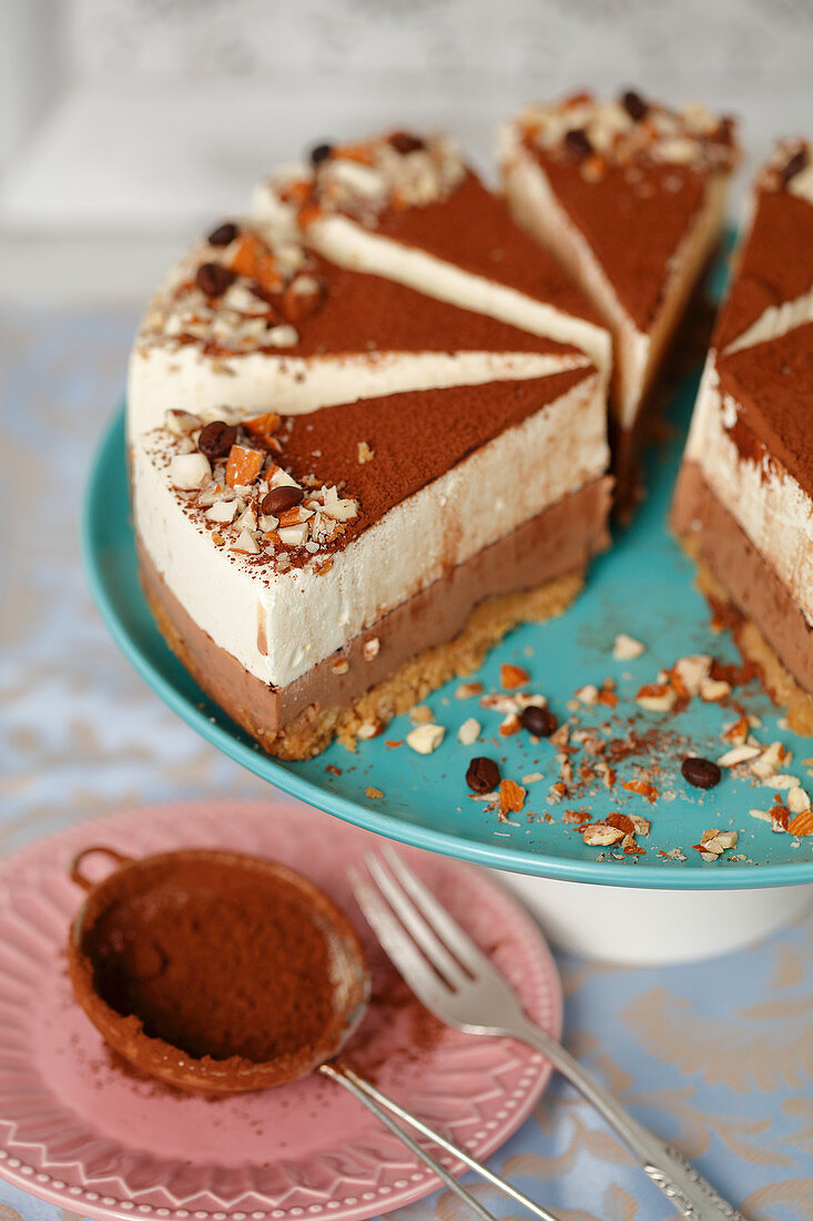 Chcolate layered cheesecake (no bake)