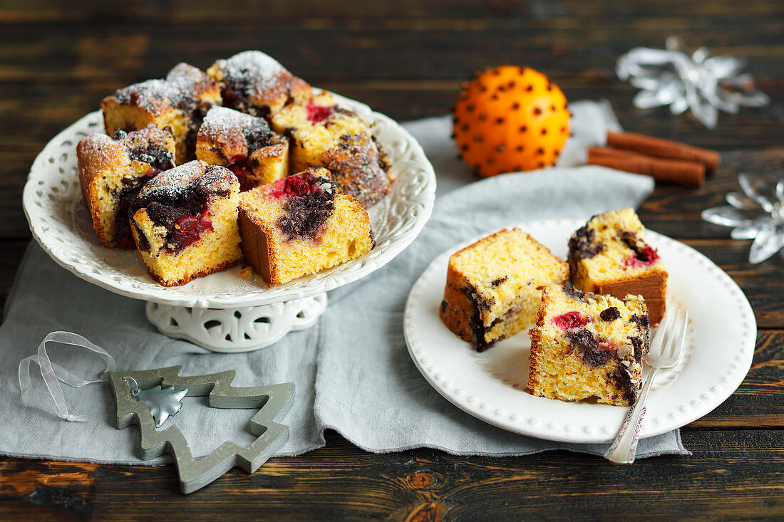 Yeast cake with poppy seeds and cherries