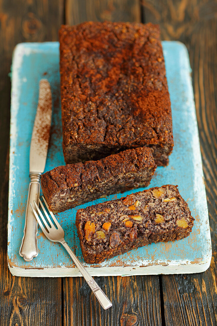 Poppy seeds, orange peel and apple cake (no flour)