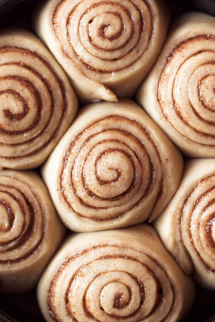 Unbaked cinnamon buns