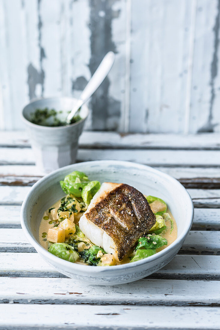 Fried skrei with a turnip and Brussels curry