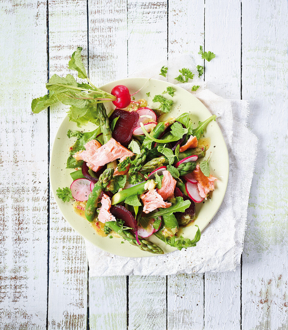 Salmon and asparagus salad with radishes and beetroot (low carb)