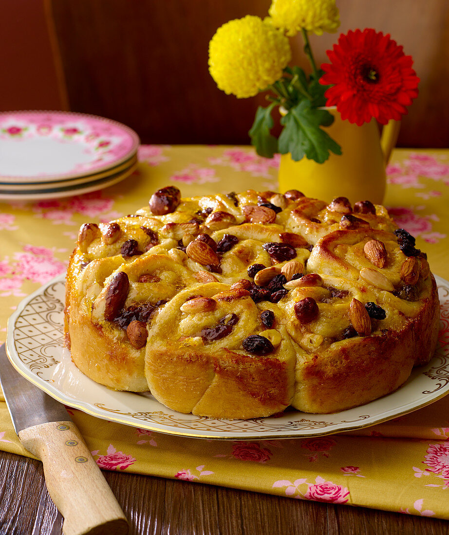 Raisin and almond spiral cake